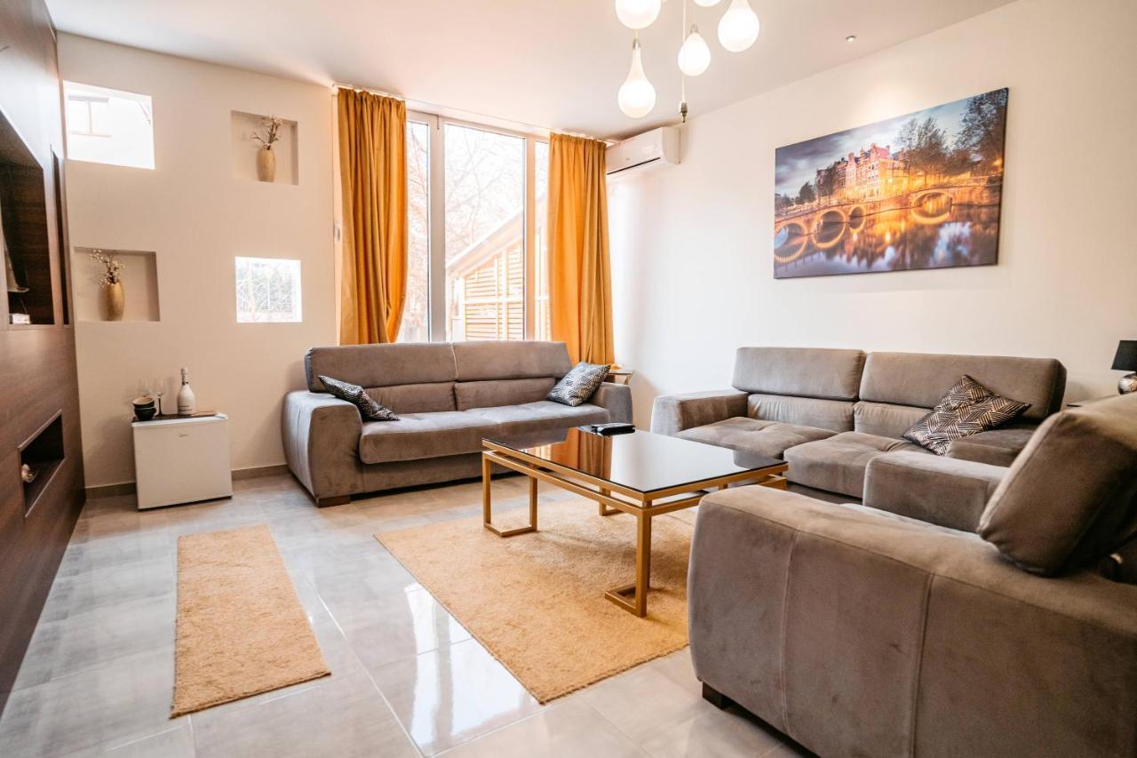 Magico Rooms & Apartments Ni Екстериор снимка