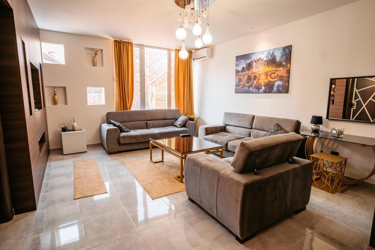 Magico Rooms & Apartments Ni Екстериор снимка